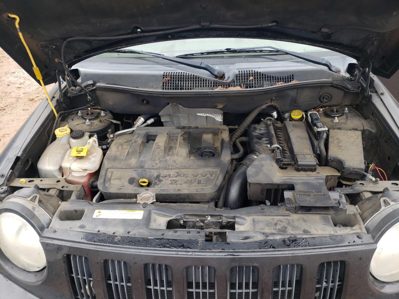 Photo 7 from auction – 2007 JEEP COMPASS LI with VIN 1J8FF57W77D123693