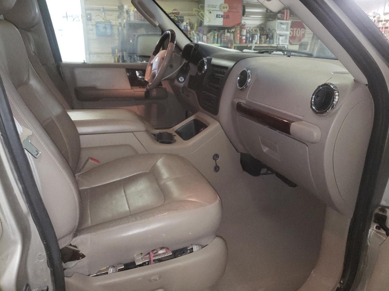 Photo 5 from auction – 2006 FORD EXPEDITION with VIN 1FMFU20566LA35733