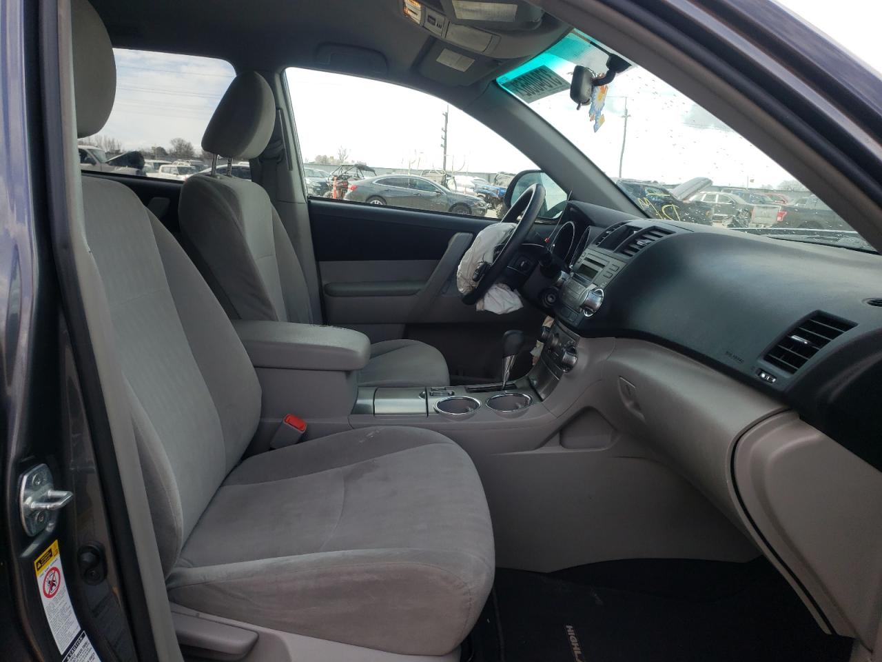 Photo 5 from auction – 2011 TOYOTA HIGHLANDER with VIN 5TDBK3EH2BS070067