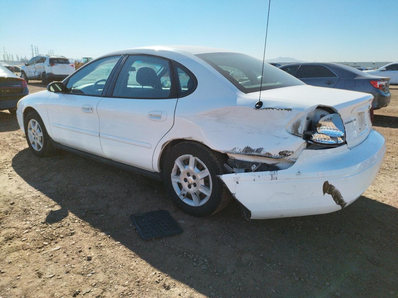 Photo 3 from auction – 2007 FORD TAURUS SE with VIN 1FAFP53U67A188972