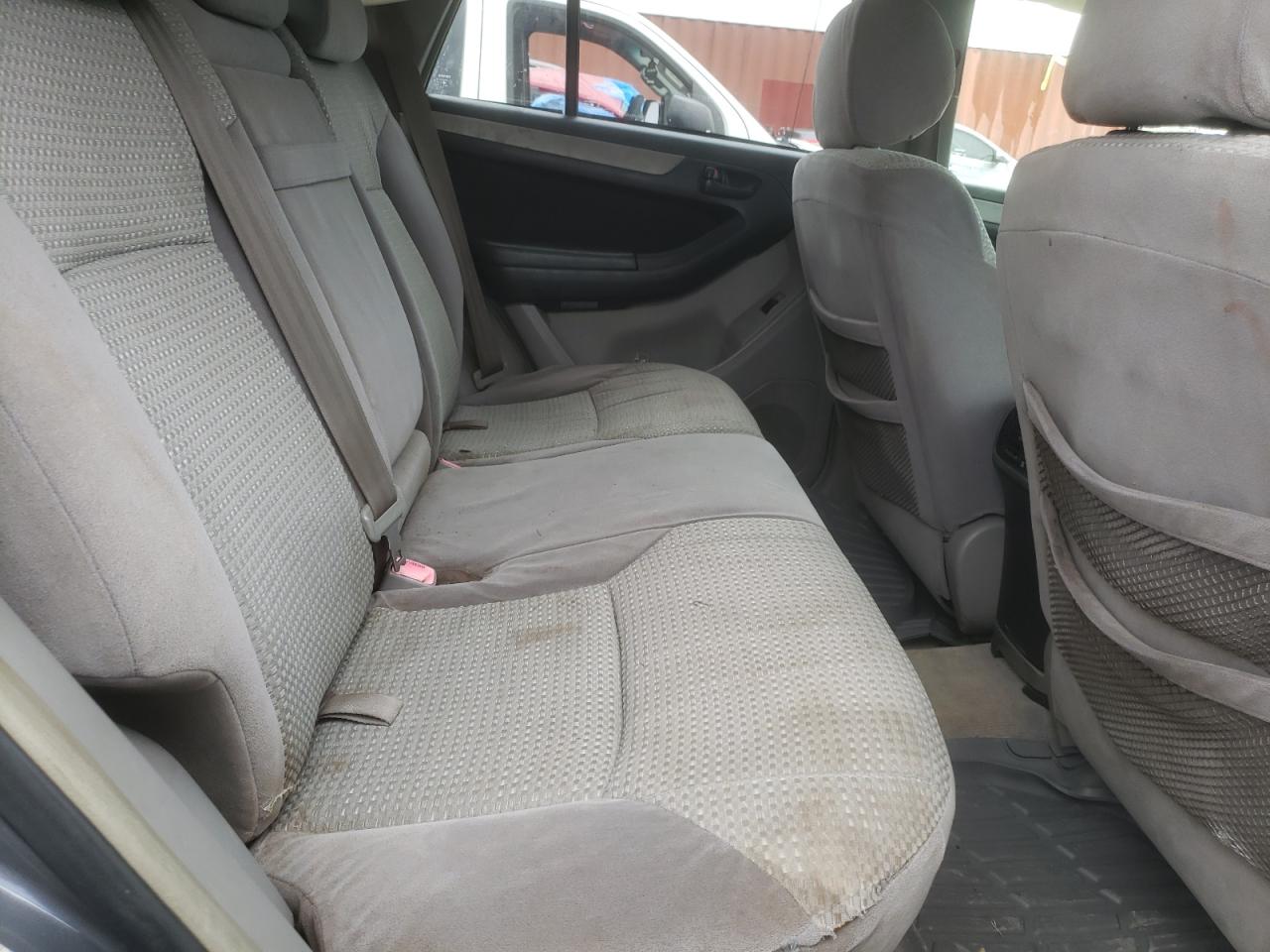 Photo 6 from auction – 2004 TOYOTA 4RUNNER SR with VIN JTEBU14R840025497