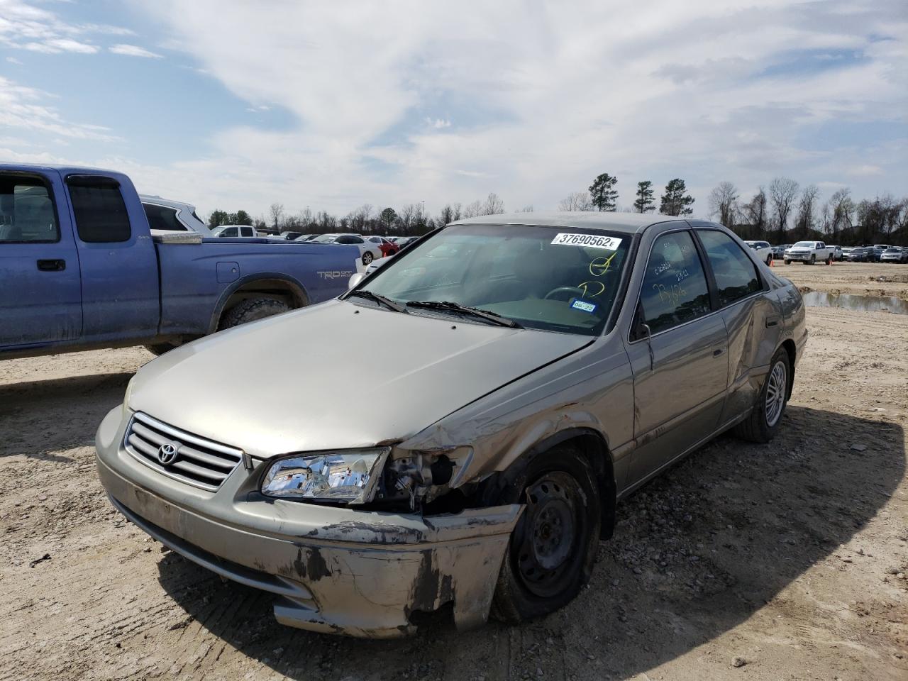 Photo 2 from auction – 2001 TOYOTA CAMRY CE with VIN JT2BG22K810597374