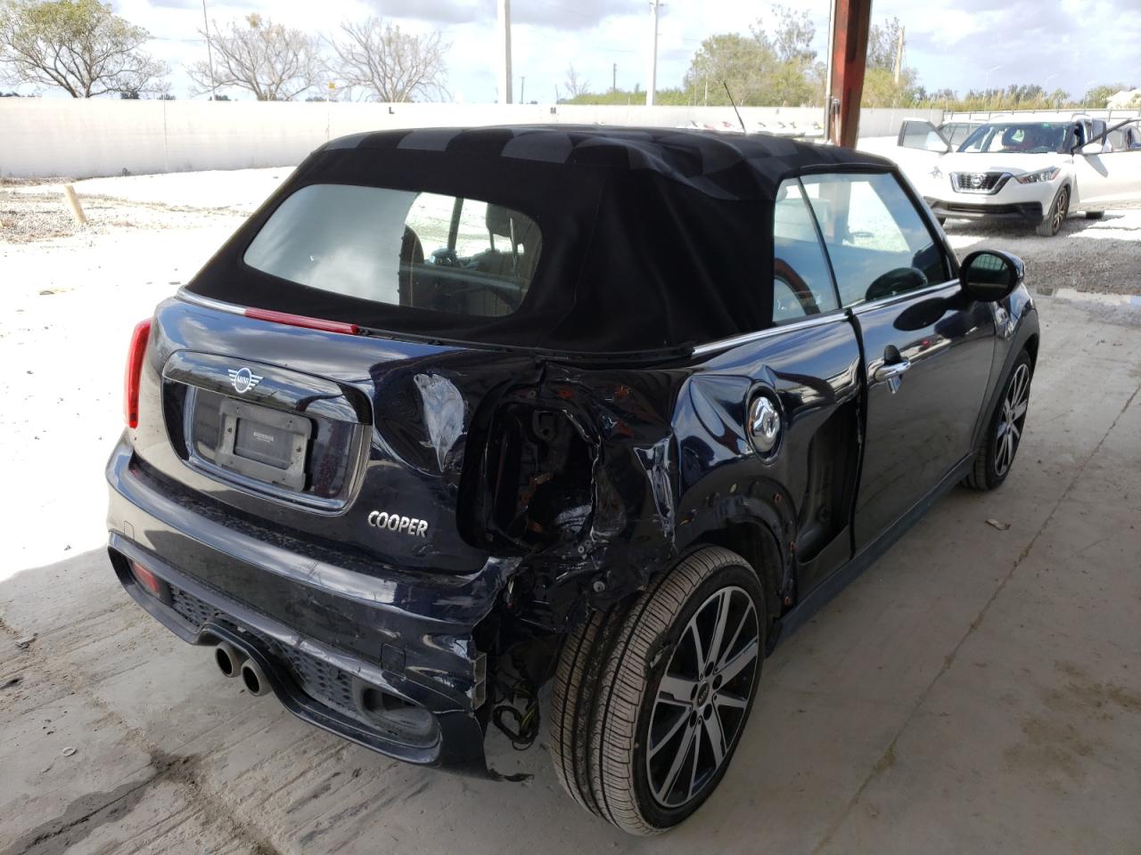Photo 4 from auction – 2021 MINI COOPER S with VIN WMWWJ5C01M3M75898