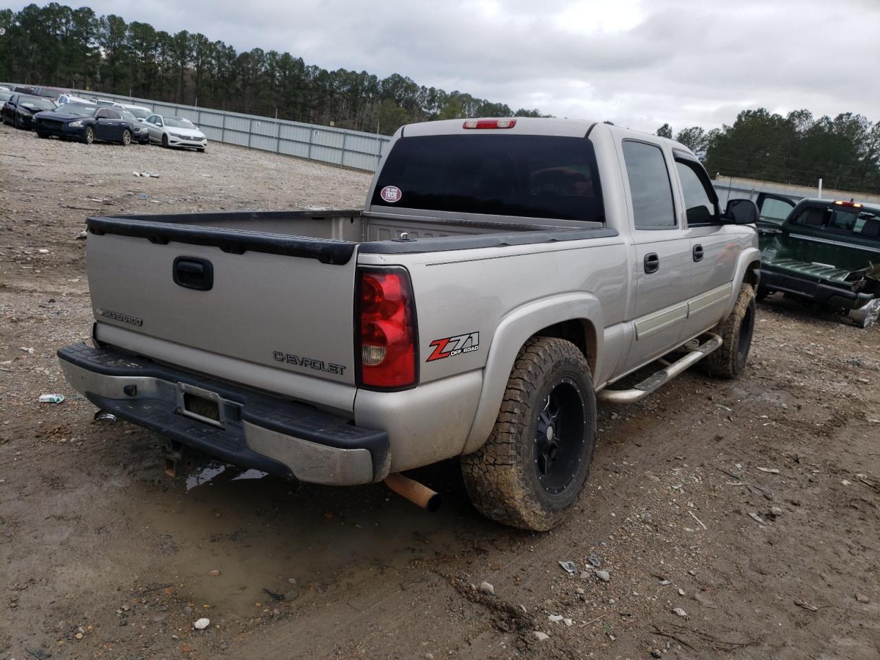 Photo 4 from auction – 2005 CHEVROLET SILVERADO with VIN 2GCEK13TX51210113