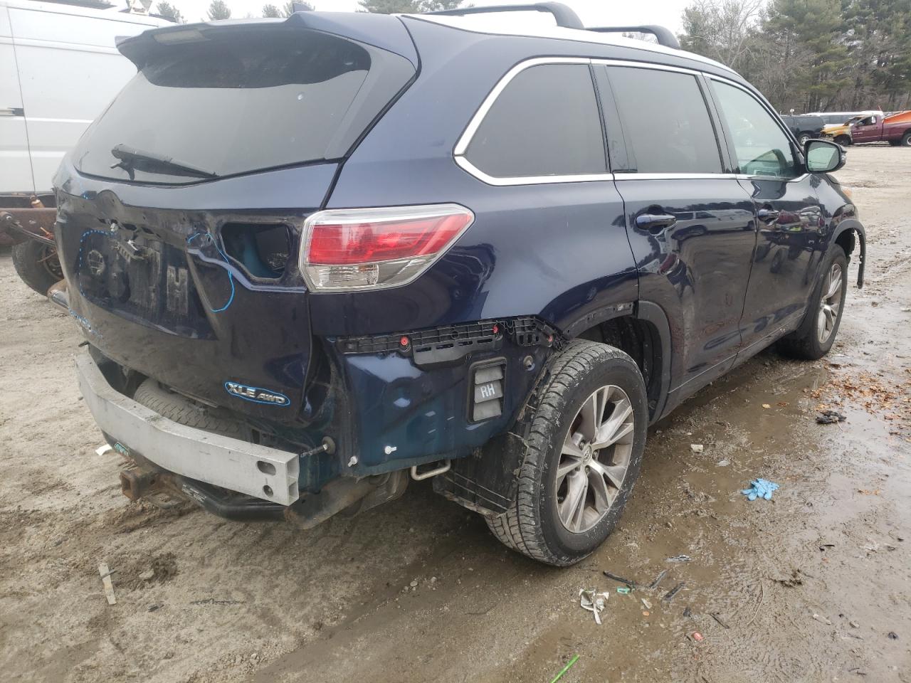 Photo 4 from auction – 2014 TOYOTA HIGHLANDER with VIN 5TDJKRFH0ES027428
