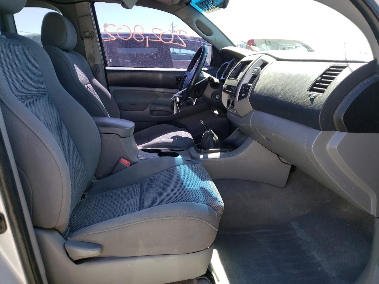 Photo 5 from auction – 2006 TOYOTA TACOMA ACC with VIN 5TEUU42N86Z166300
