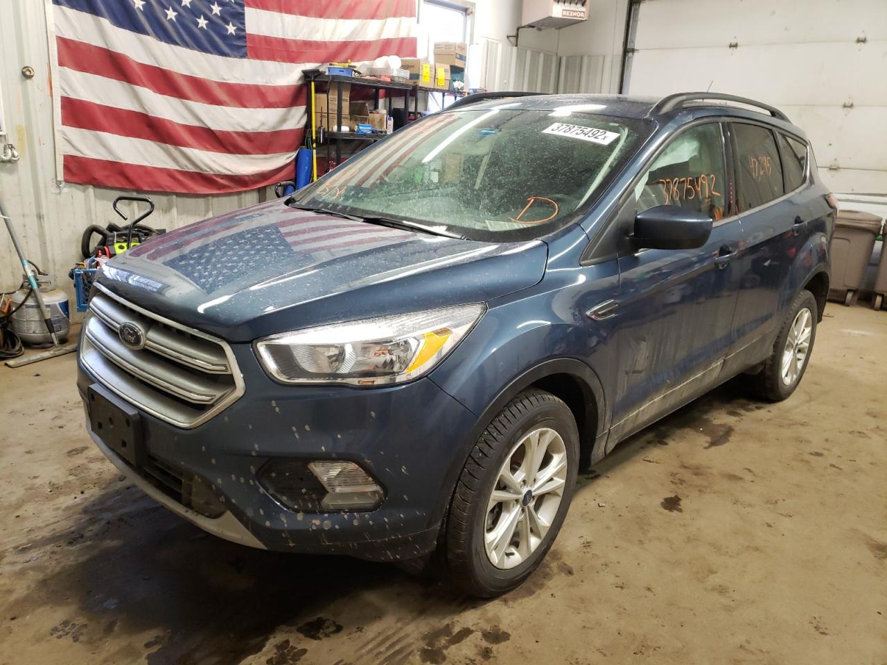 Photo 2 from auction – 2018 FORD ESCAPE SE with VIN 1FMCU9GD6JUB57956