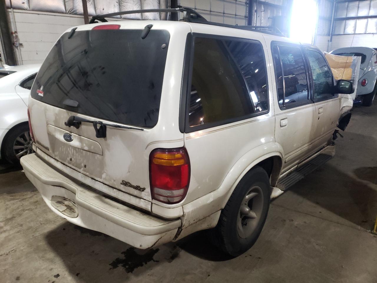 Photo 4 from auction – 2000 FORD EXPLORER L with VIN 1FMZU85P9YZA52519