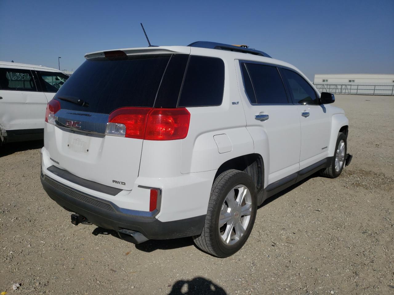Photo 4 from auction – 2016 GMC TERRAIN SL with VIN 2GKFLUE38G6261944
