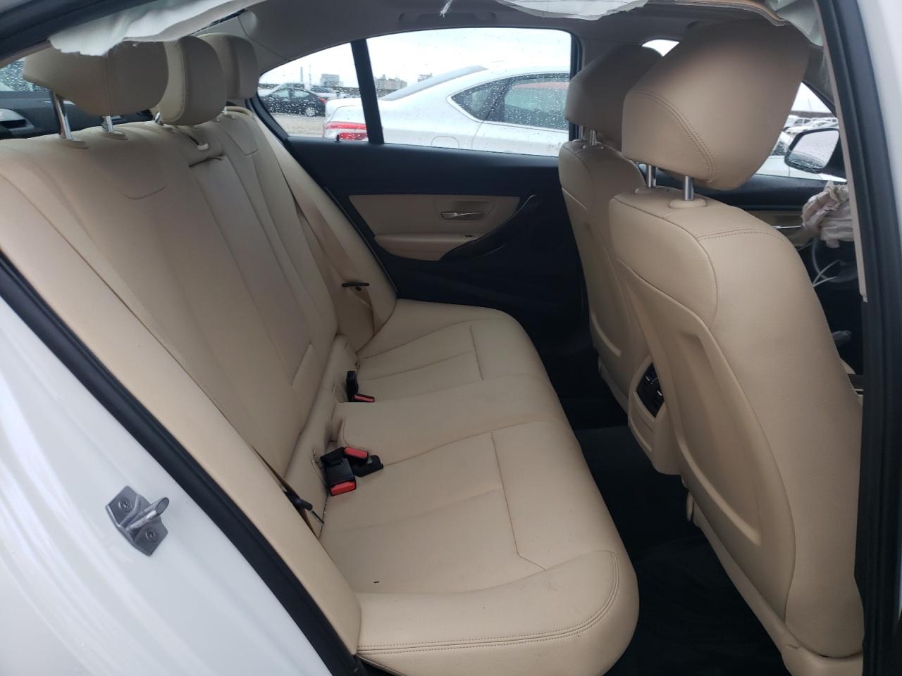 Photo 6 from auction – 2017 BMW 320 I with VIN WBA8E1G35HNU19015