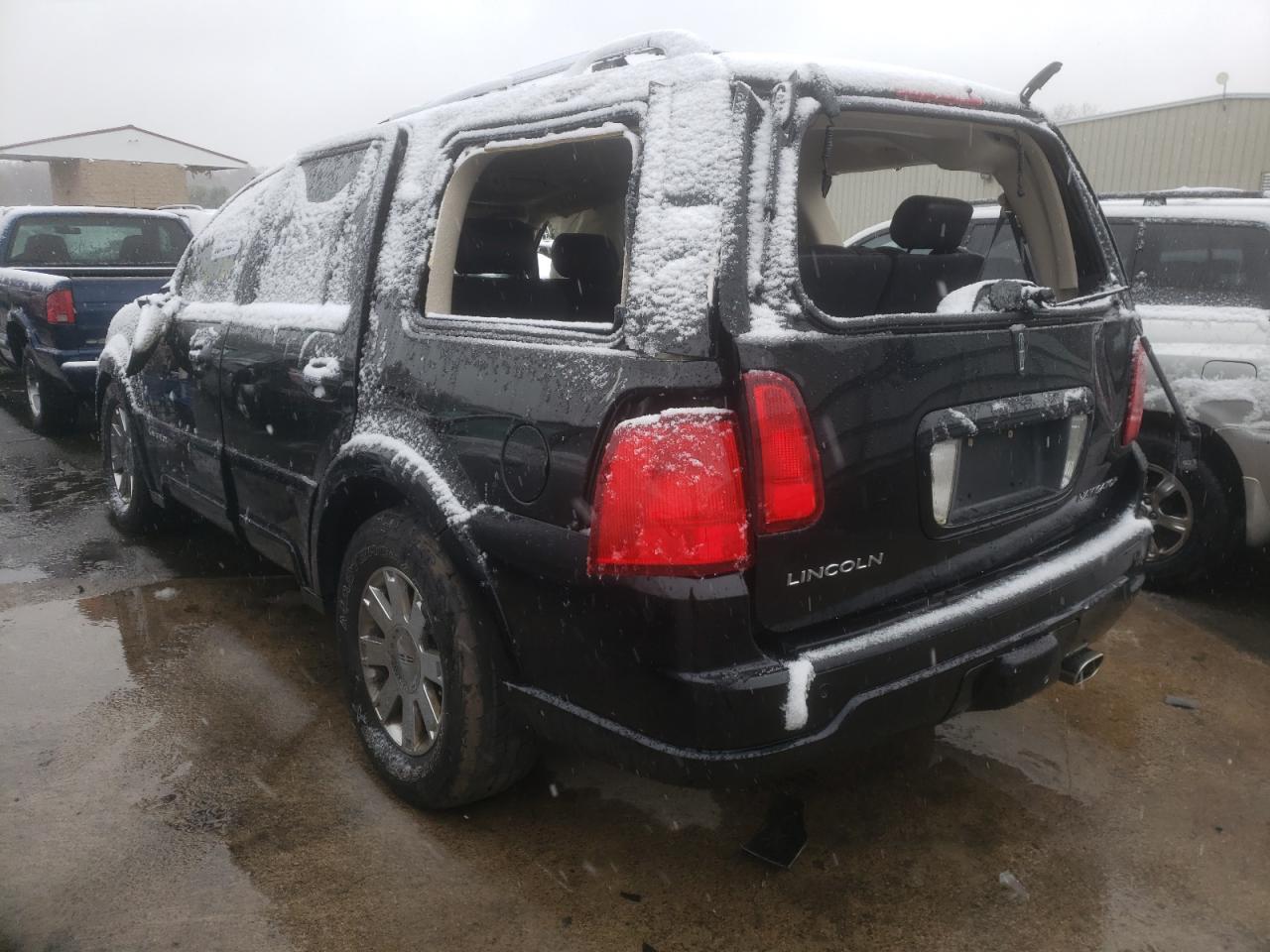 Photo 3 from auction – 2003 LINCOLN NAVIGATOR with VIN 5LMFU28R53LJ45575