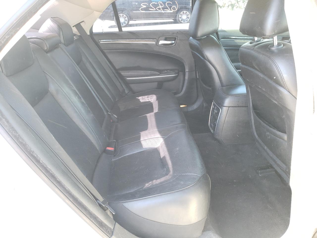 Photo 6 from auction – 2018 CHRYSLER 300 LIMITE with VIN 2C3CCAEGXJH319794