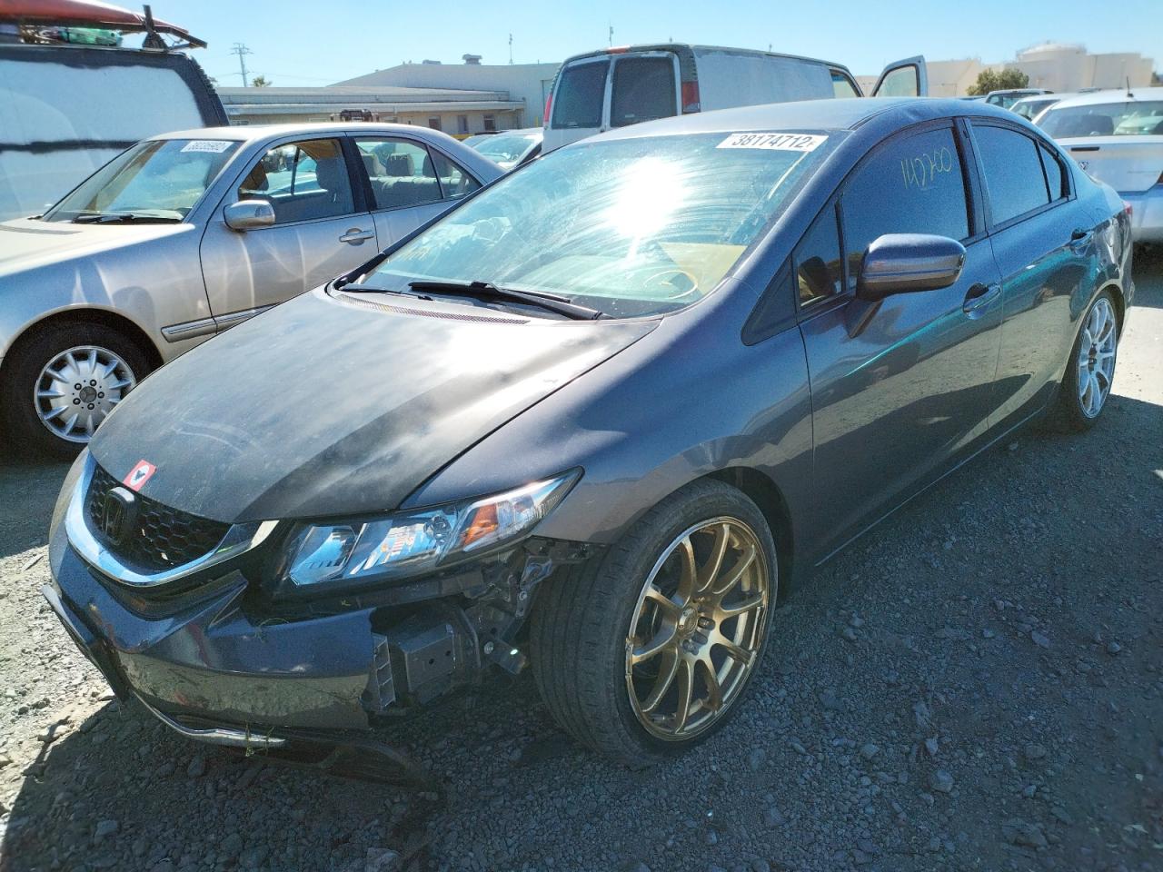 Photo 2 from auction – 2014 HONDA CIVIC LX with VIN 19XFB2F56EE223726