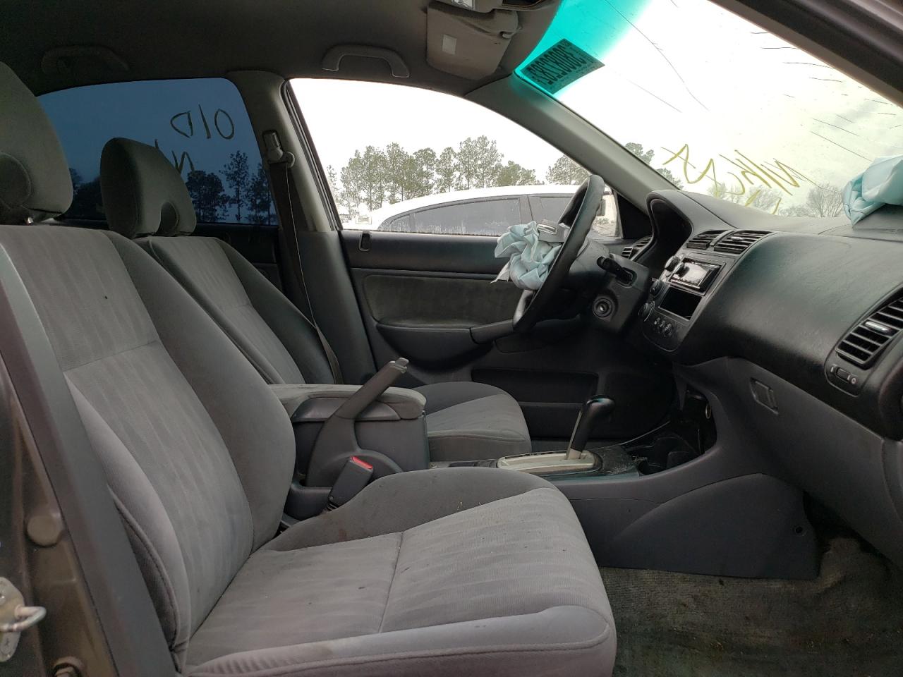 Photo 5 from auction – 2004 HONDA CIVIC LX with VIN 2HGES16524H528876