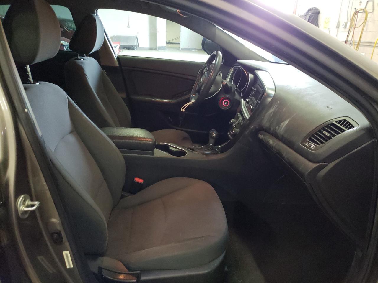 Photo 5 from auction – 2015 KIA OPTIMA LX with VIN 5XXGM4A71FG438331