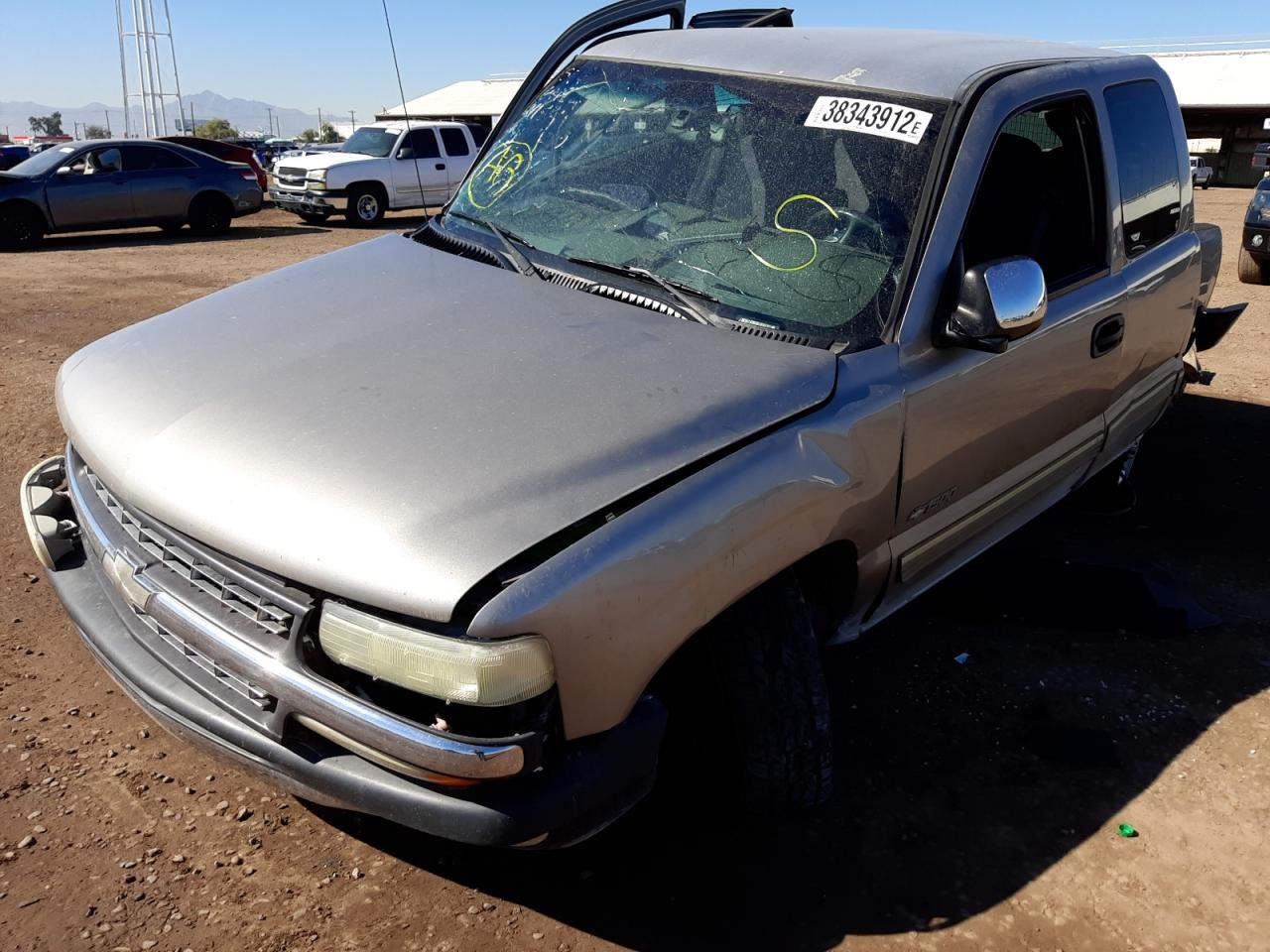 Photo 2 from auction – 2001 CHEVROLET SILVERADO with VIN 2GCEC19T011211561