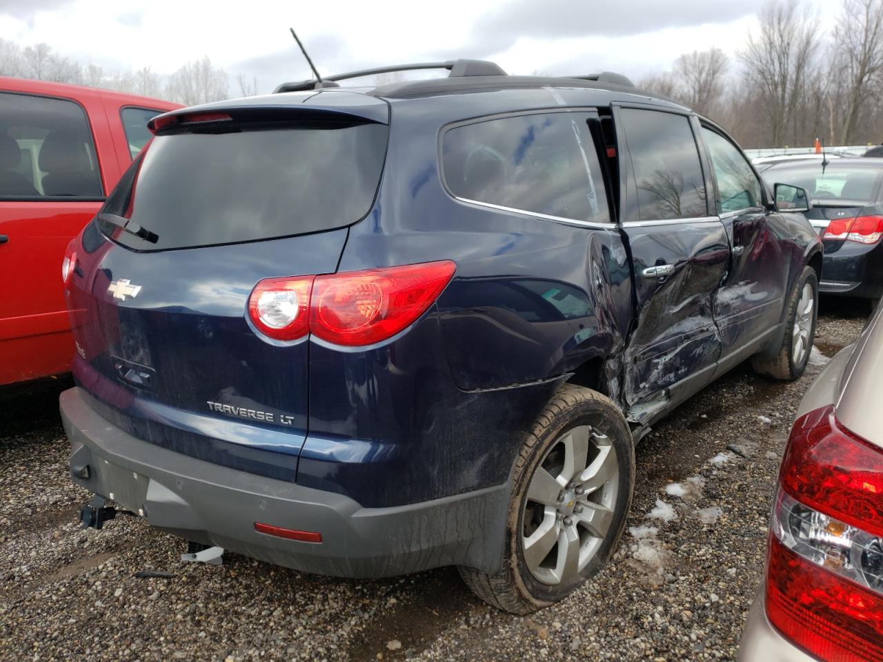 Photo 4 from auction – 2010 CHEVROLET TRAVERSE L with VIN 1GNLRFED5AS144982