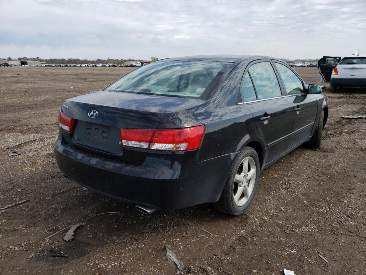 Photo 4 from auction – 2007 HYUNDAI SONATA SE with VIN 5NPEU46FX7H181943