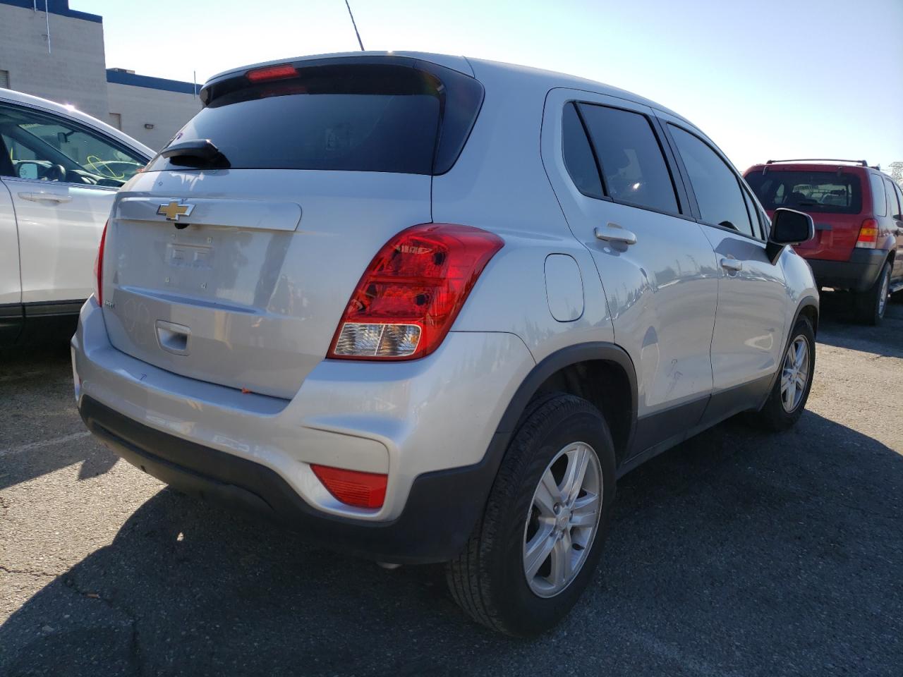 Photo 4 from auction – 2020 CHEVROLET TRAX LS with VIN KL7CJKSB6LB337816