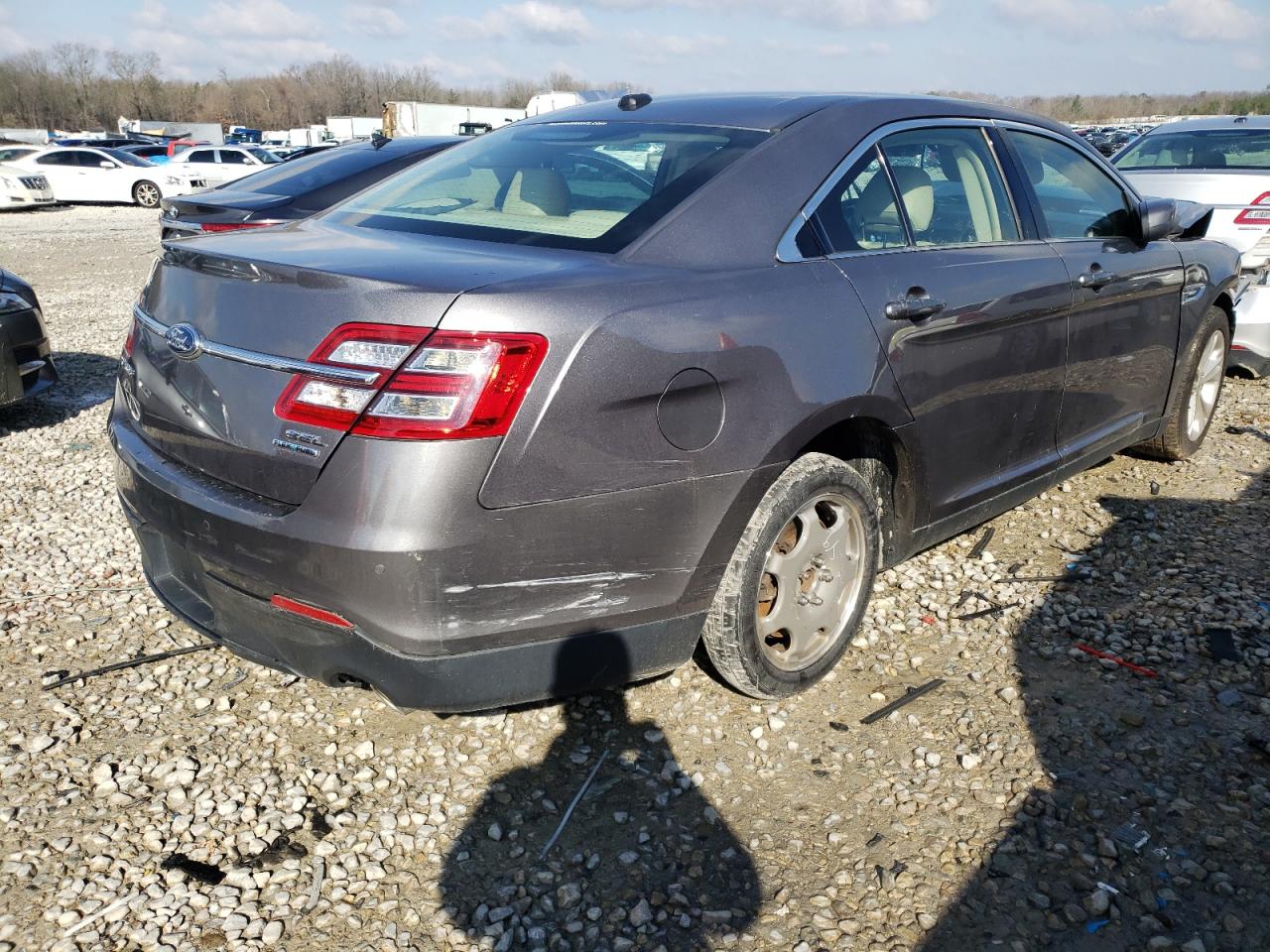 Photo 4 from auction – 2013 FORD TAURUS SEL with VIN 1FAHP2E84DG200732