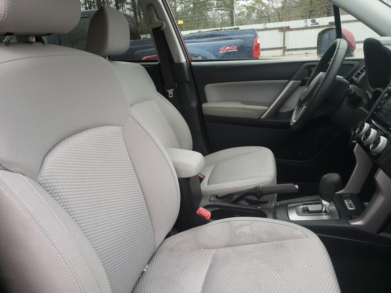 Photo 5 from auction – 2017 SUBARU FORESTER 2 with VIN JF2SJAEC3HH520271