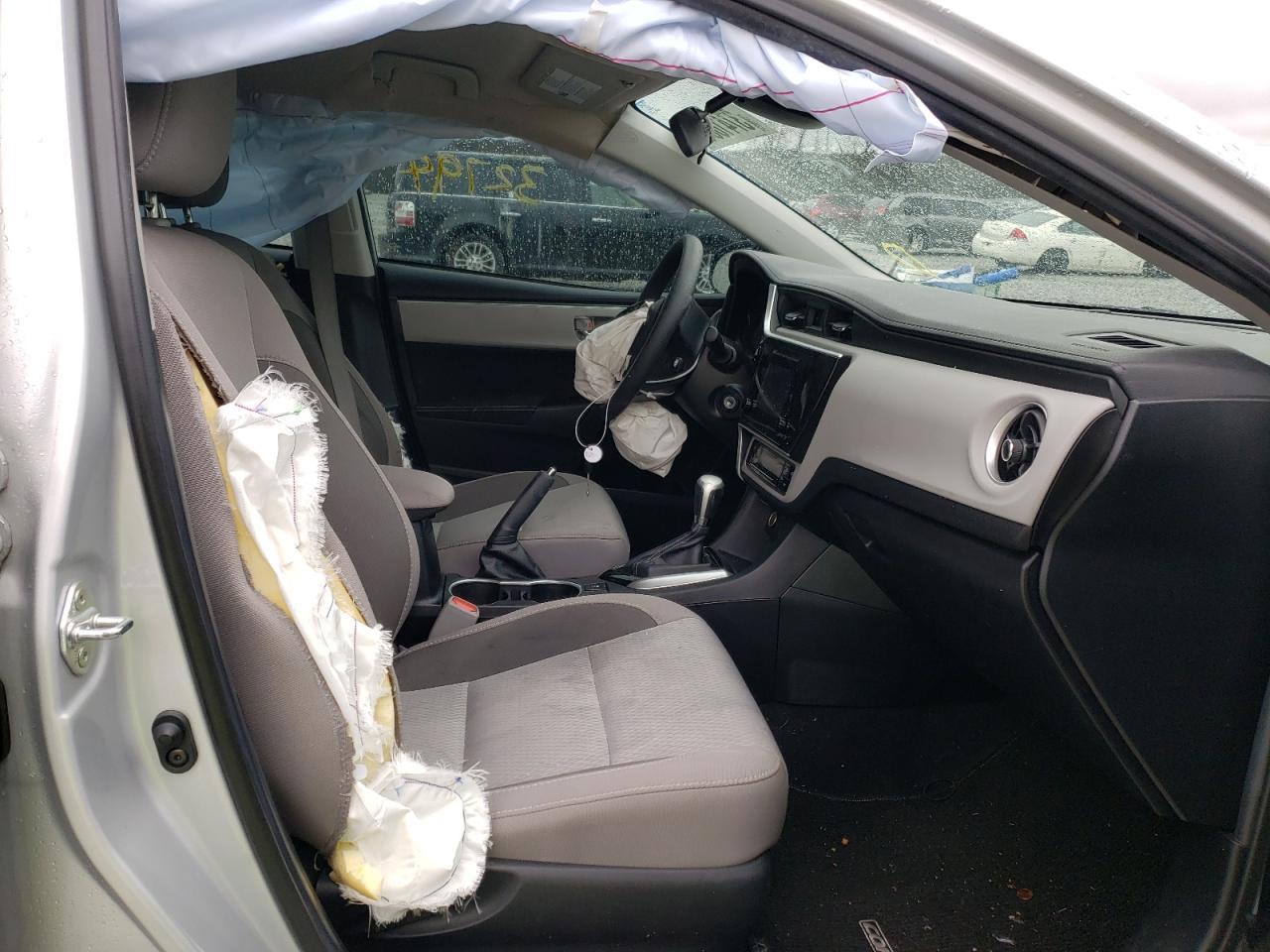 Photo 5 from auction – 2018 TOYOTA COROLLA L with VIN 2T1BURHEXJC991944