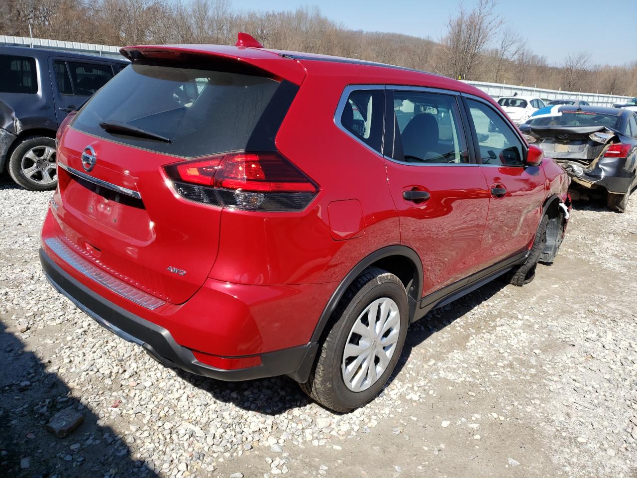 Photo 4 from auction – 2017 NISSAN ROGUE SV with VIN 5N1AT2MV3HC876211