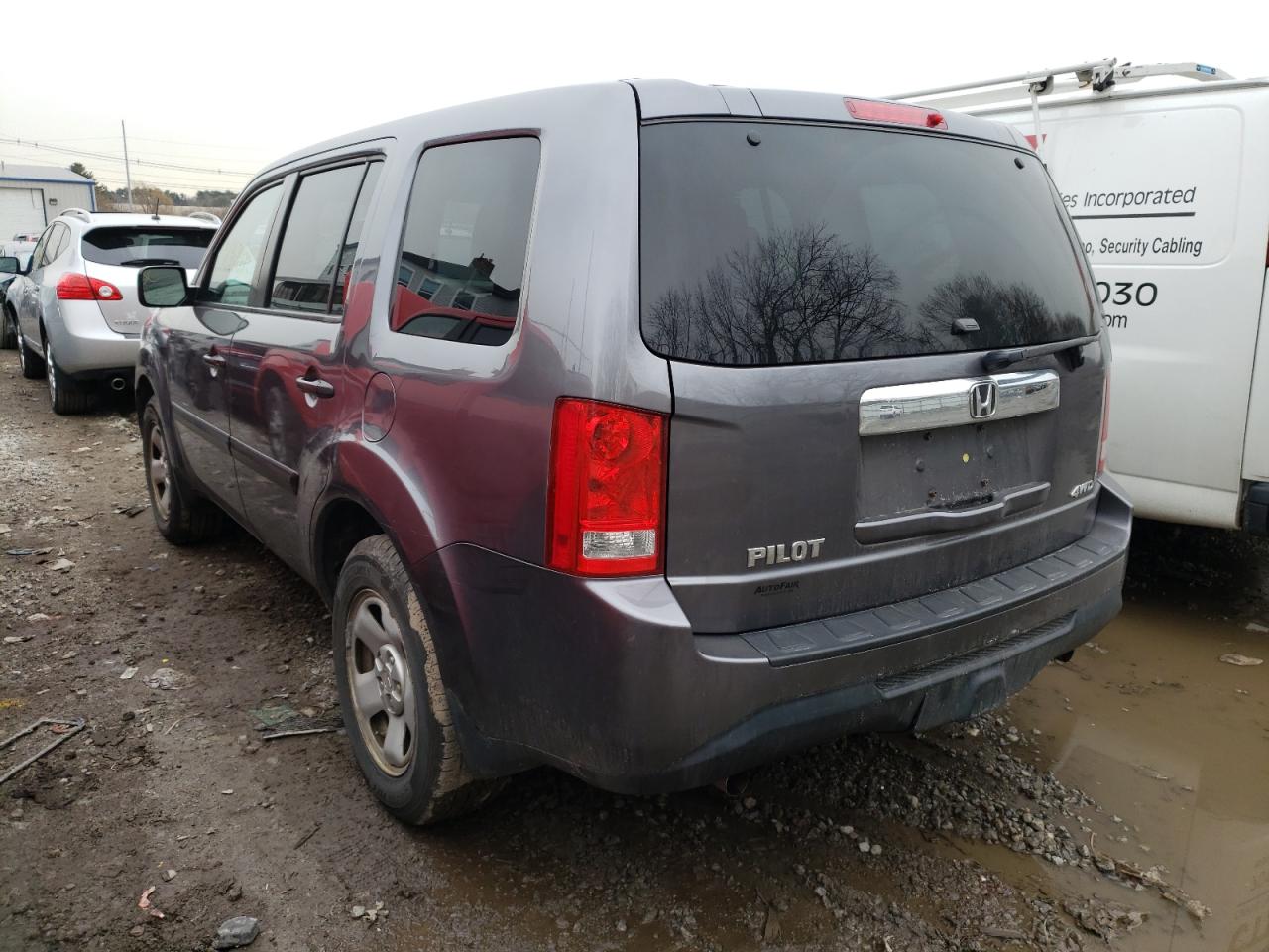 Photo 3 from auction – 2014 HONDA PILOT LX with VIN 5FNYF4H25EB025967