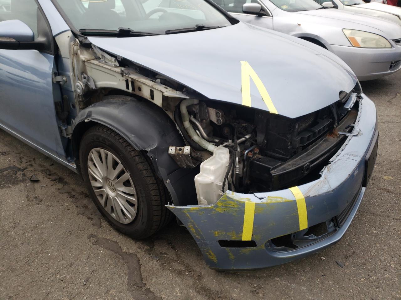 Photo 9 from auction – 2011 VOLKSWAGEN GOLF with VIN WVWDB7AJ4BW258727