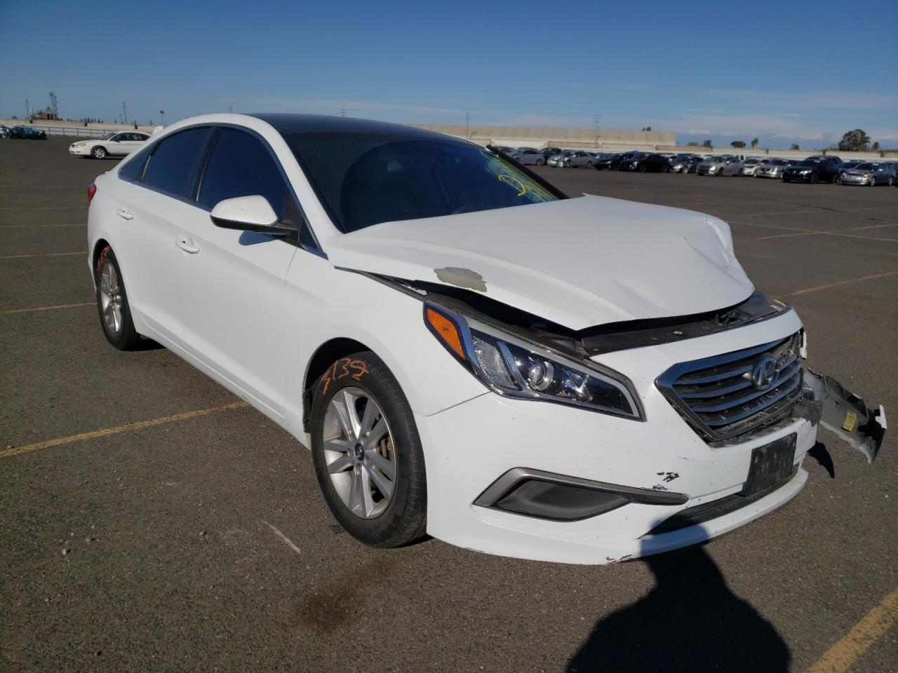 HYUNDAI SONATA SE 2017 with VIN 5NPE24AF0HH461062 - Photo from auction