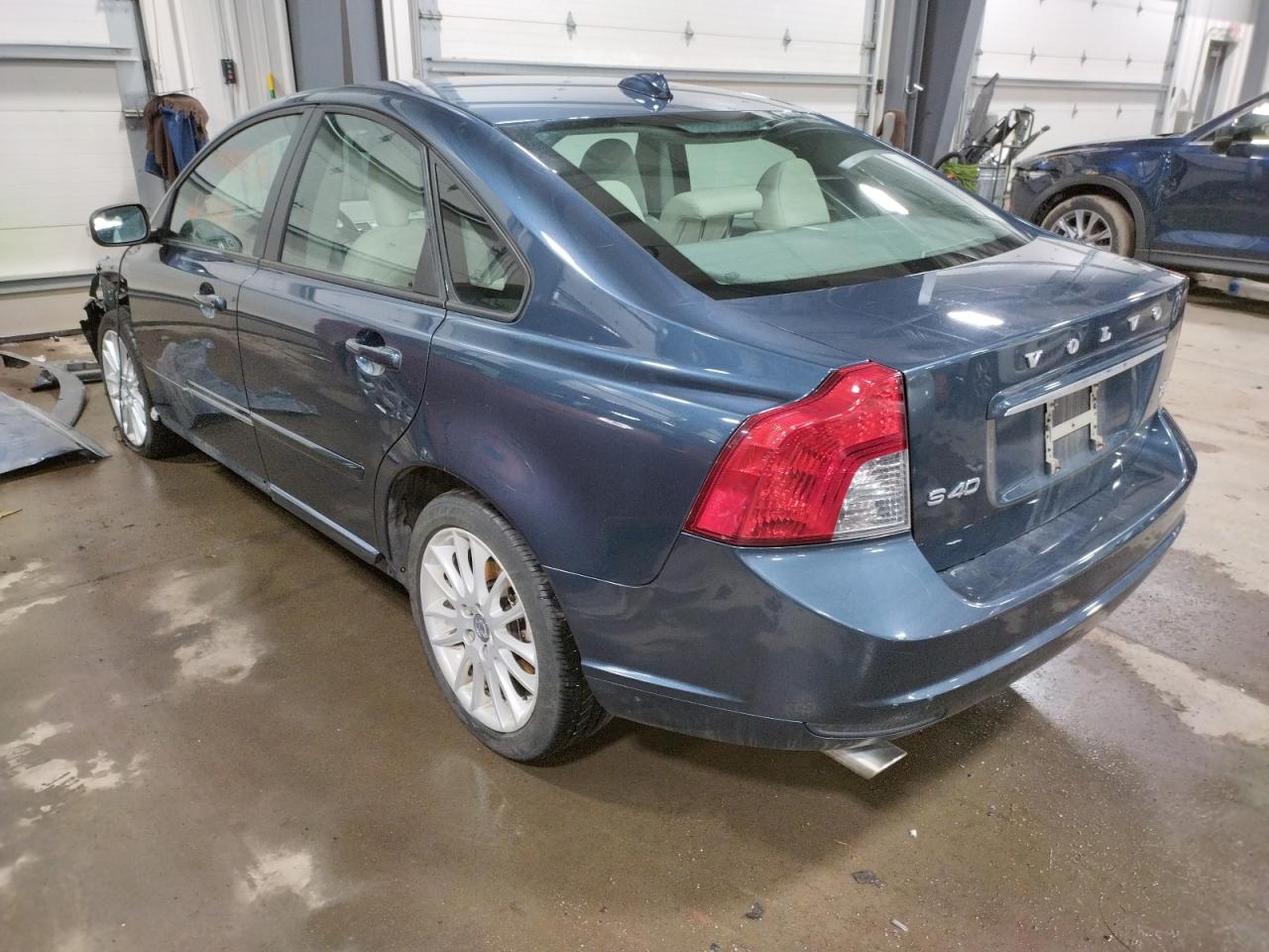 Photo 3 from auction – 2011 VOLVO S40 T5 with VIN YV1672MSXB2539336