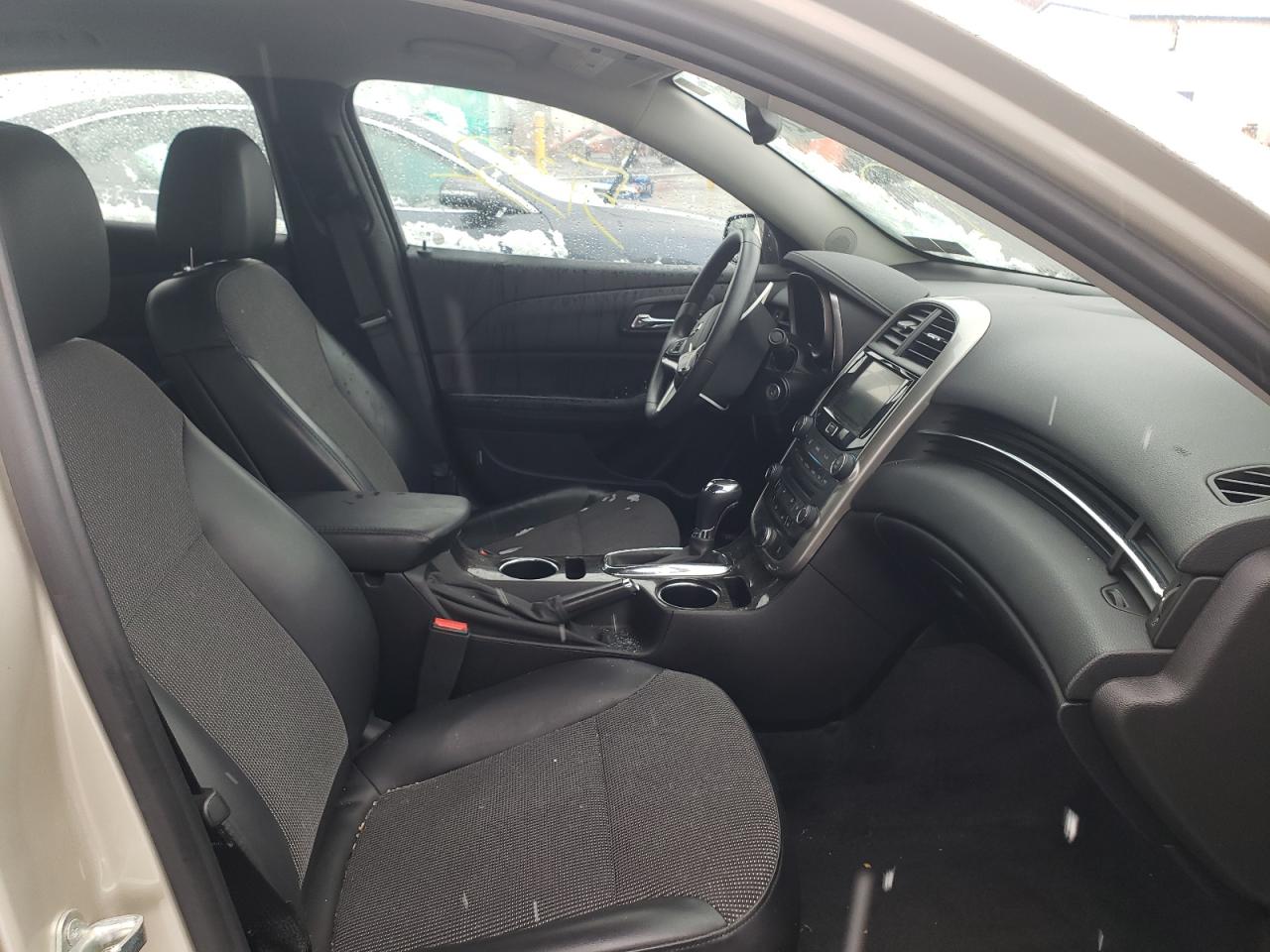 Photo 5 from auction – 2015 CHEVROLET MALIBU 1LT with VIN 1G11C5SL1FF165084