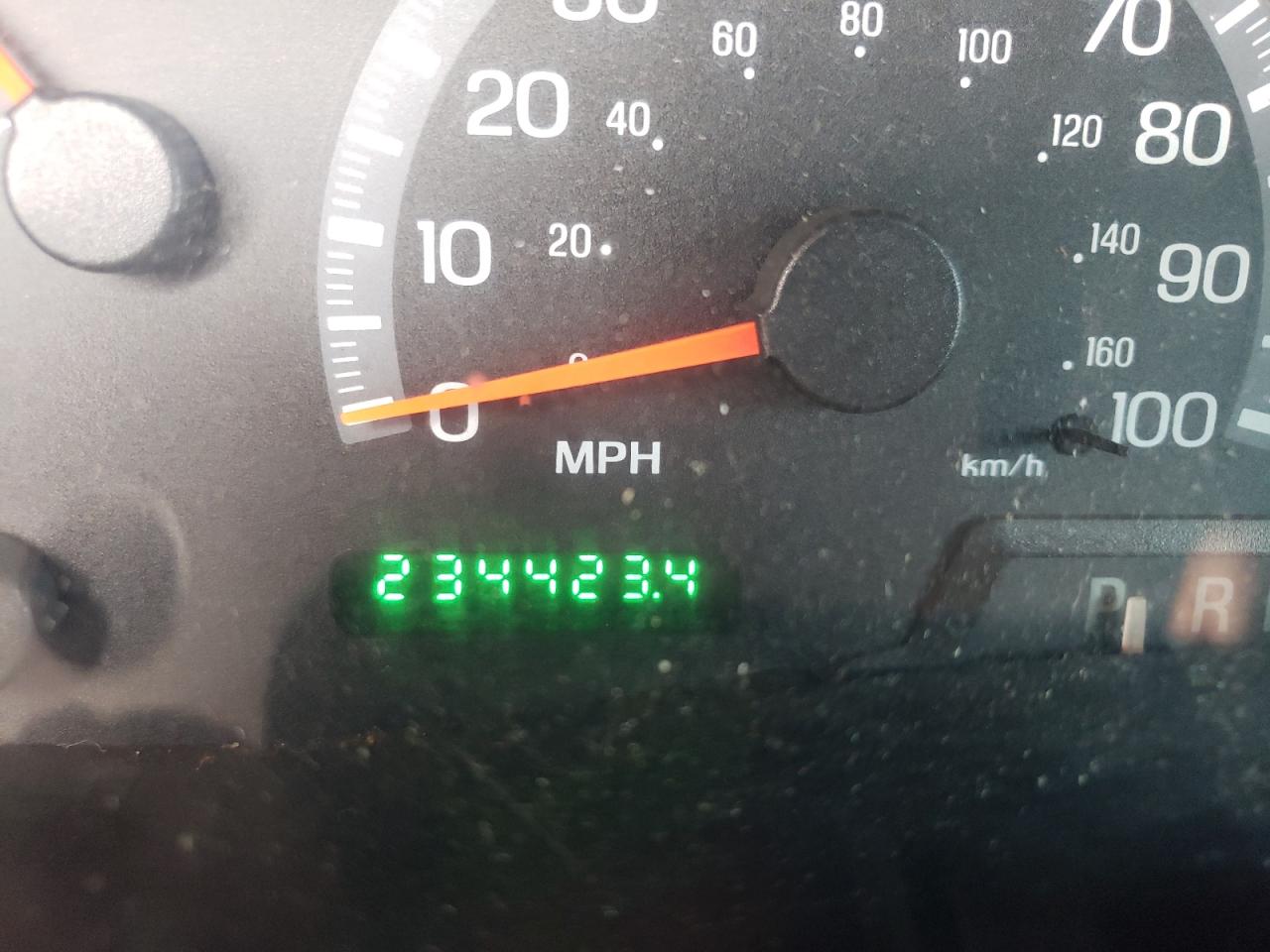 Photo 8 from auction – 2003 FORD F150 with VIN 1FTRX17W03NA24373