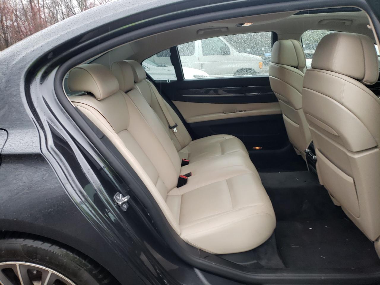 Photo 6 from auction – 2011 BMW 740 LI with VIN WBAKB4C53BC574950