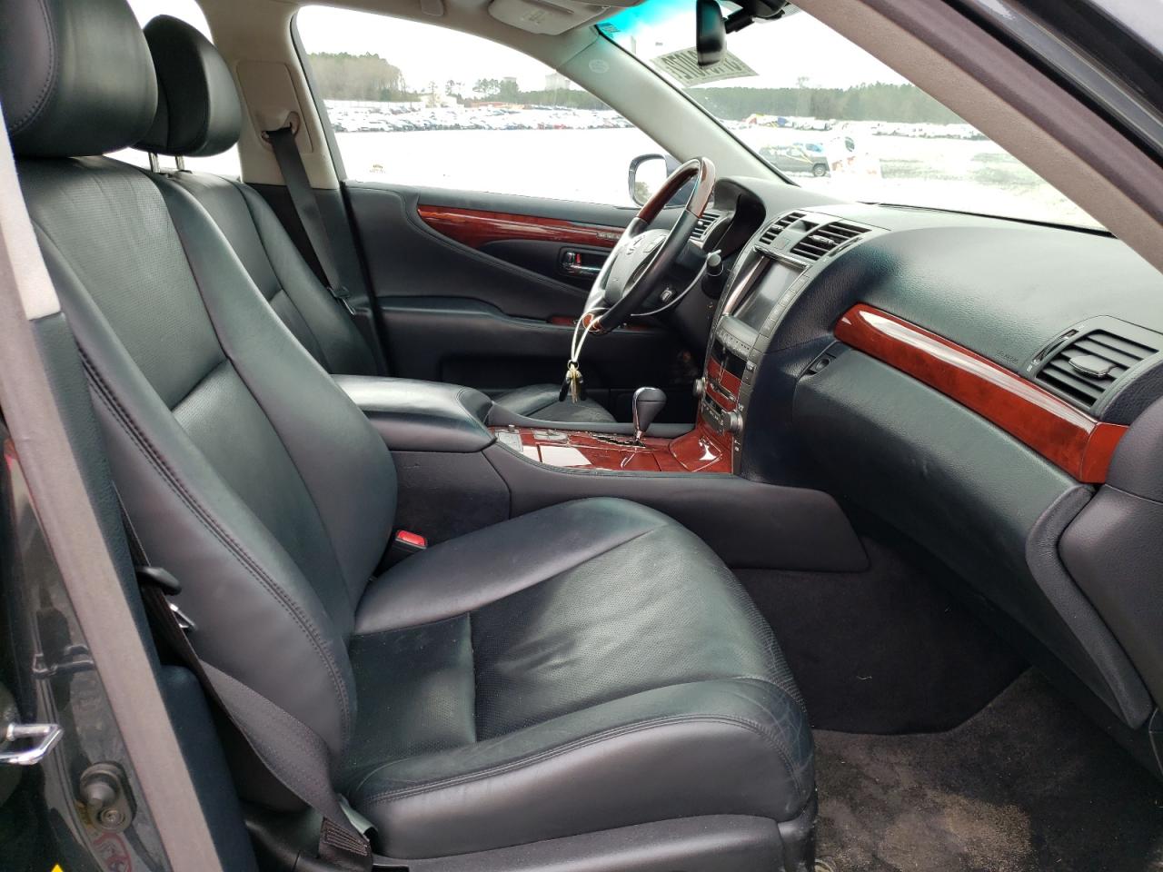 Photo 5 from auction – 2007 LEXUS LS 460L with VIN JTHGL46F775013896