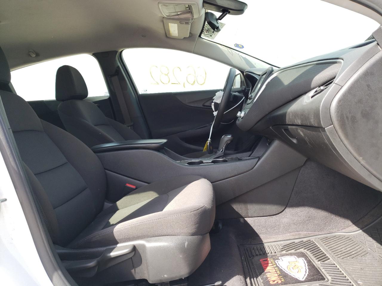 Photo 5 from auction – 2018 CHEVROLET MALIBU LS with VIN 1G1ZB5ST9JF167535