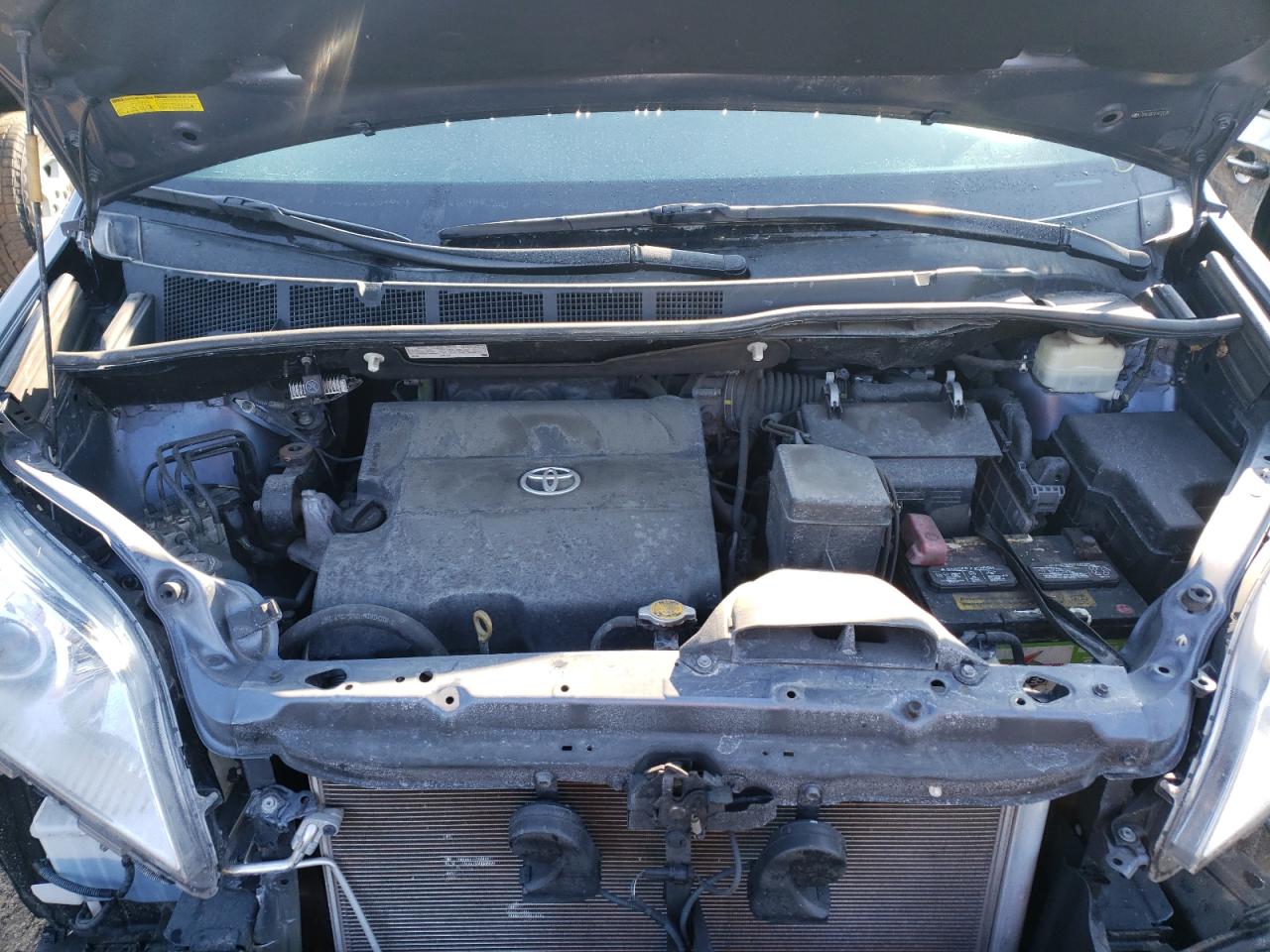 Photo 7 from auction – 2015 TOYOTA SIENNA XLE with VIN 5TDYK3DC5FS622232