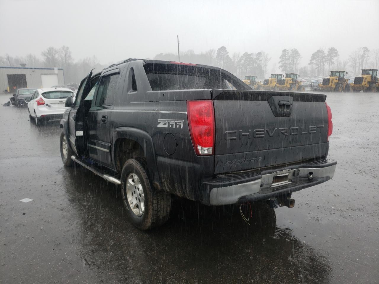 Photo 3 from auction – 2004 CHEVROLET AVALANCHE with VIN 3GNEC12T54G332776