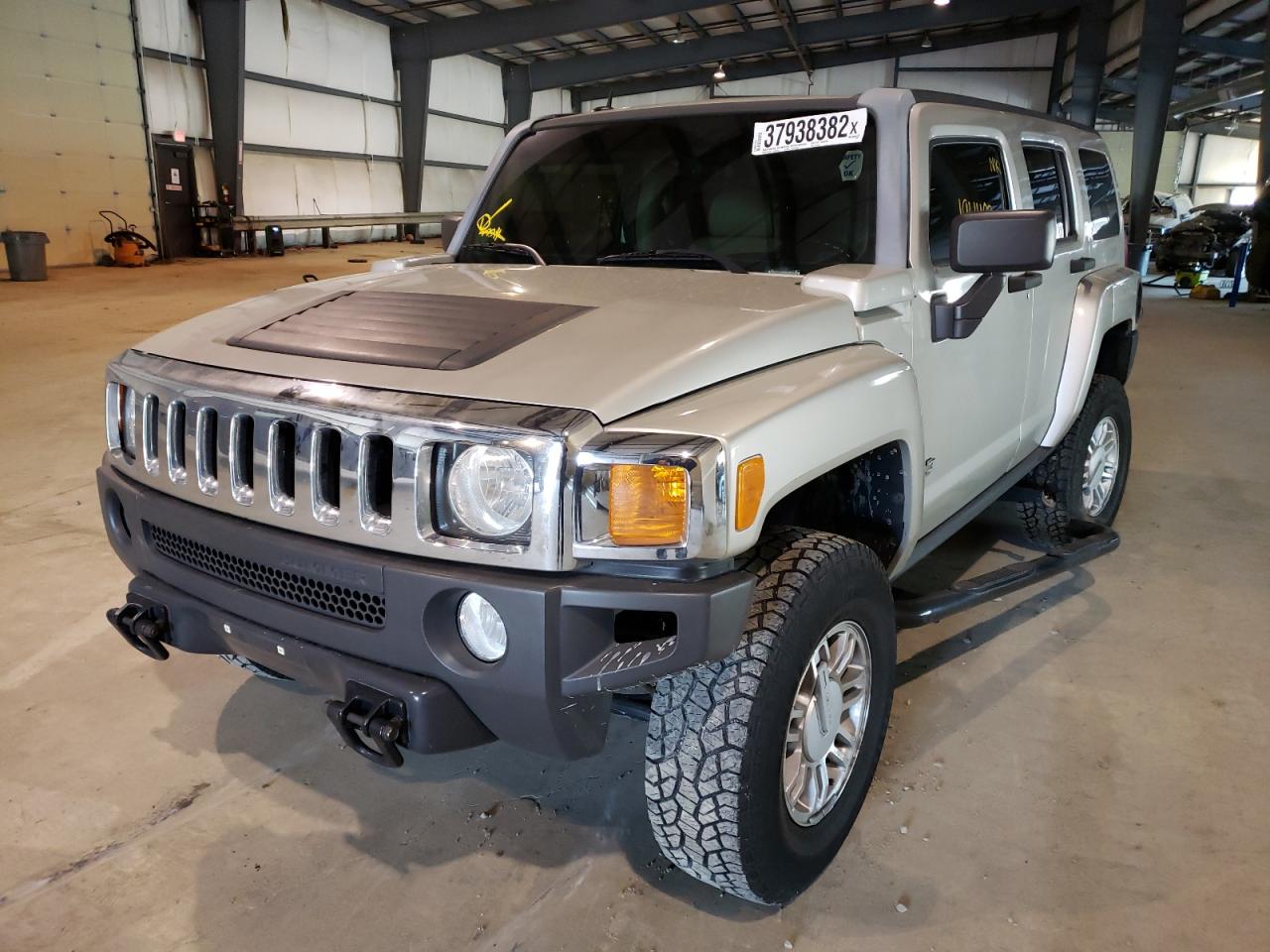 Photo 2 from auction – 2006 HUMMER H3 with VIN 5GTDN136568304159