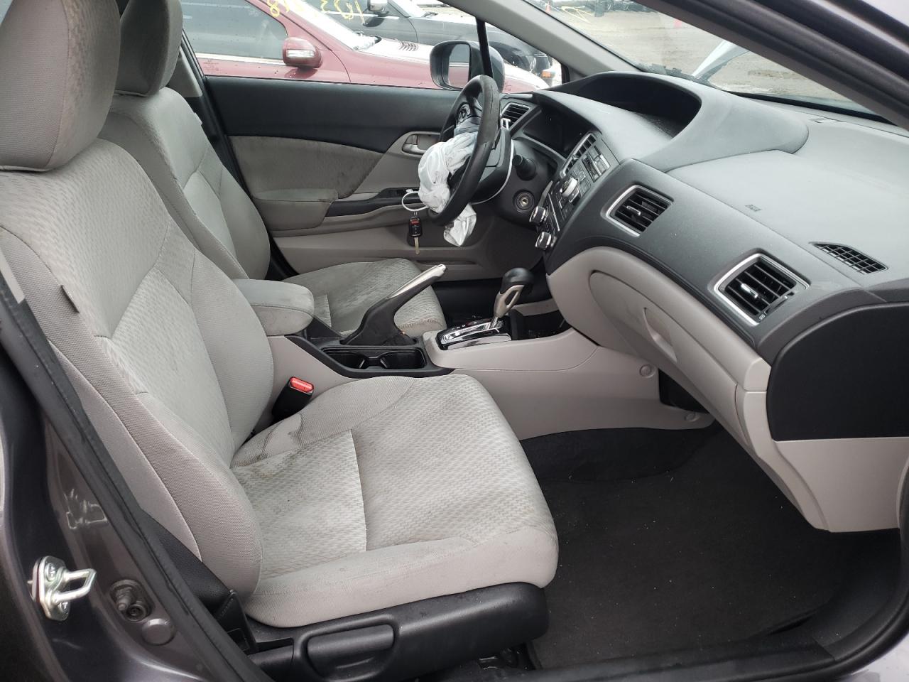 Photo 5 from auction – 2015 HONDA CIVIC LX with VIN 19XFB2F50FE046236