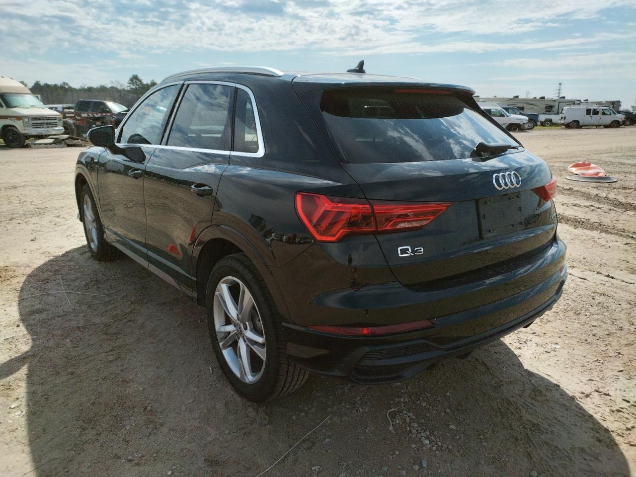 Photo 3 from auction – 2020 AUDI Q3 PREMIUM with VIN WA1EECF3XL1056207