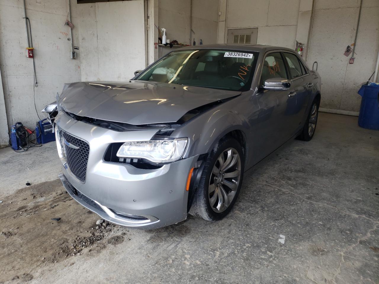 Photo 2 from auction – 2018 CHRYSLER 300 LIMITE with VIN 2C3CCAEG4JH227709