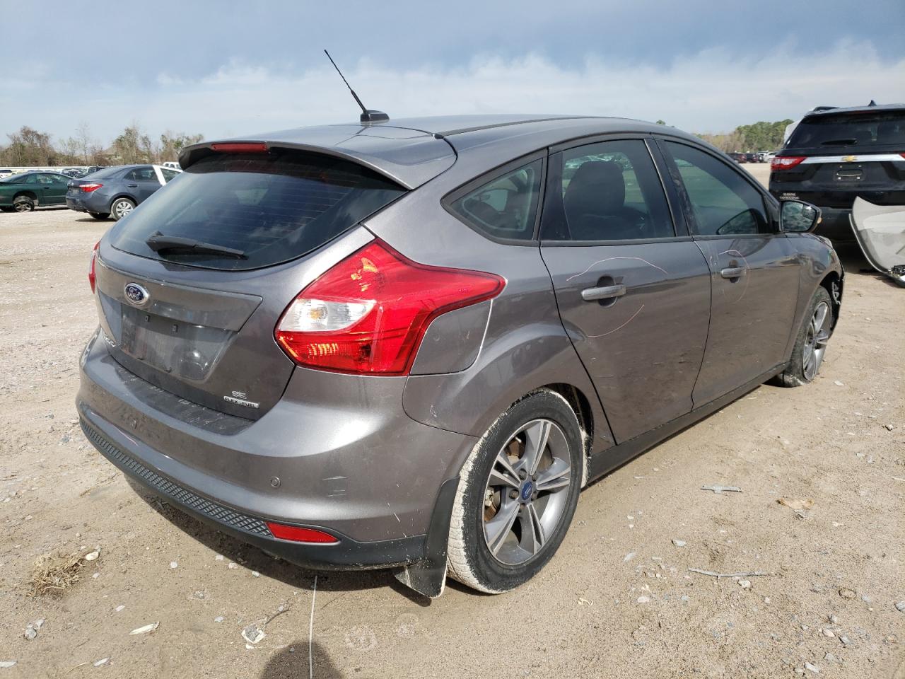 Photo 4 from auction – 2014 FORD FOCUS SE with VIN 1FADP3K21EL398389