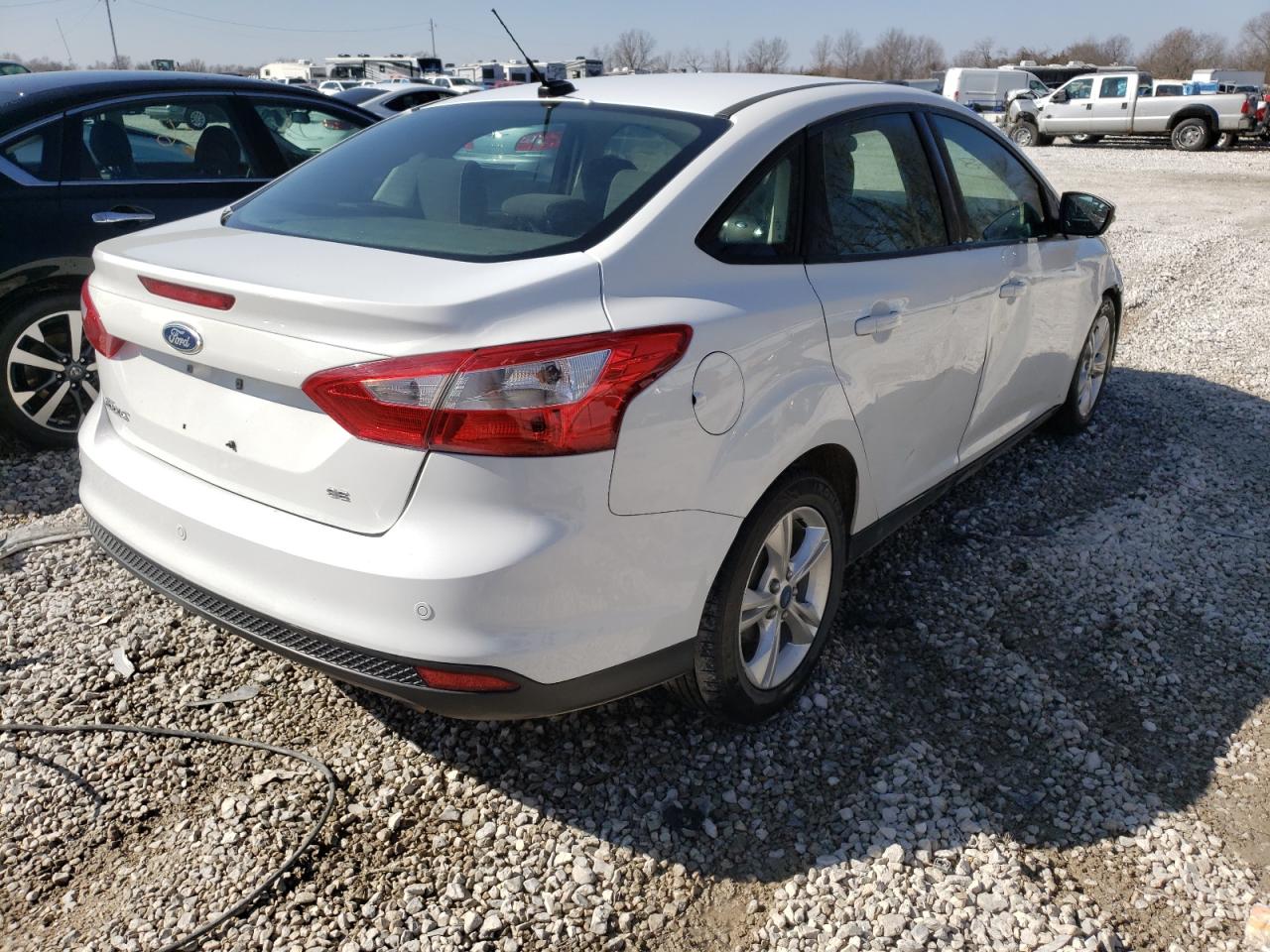 Photo 4 from auction – 2013 FORD FOCUS SE with VIN 1FADP3F20DL128854