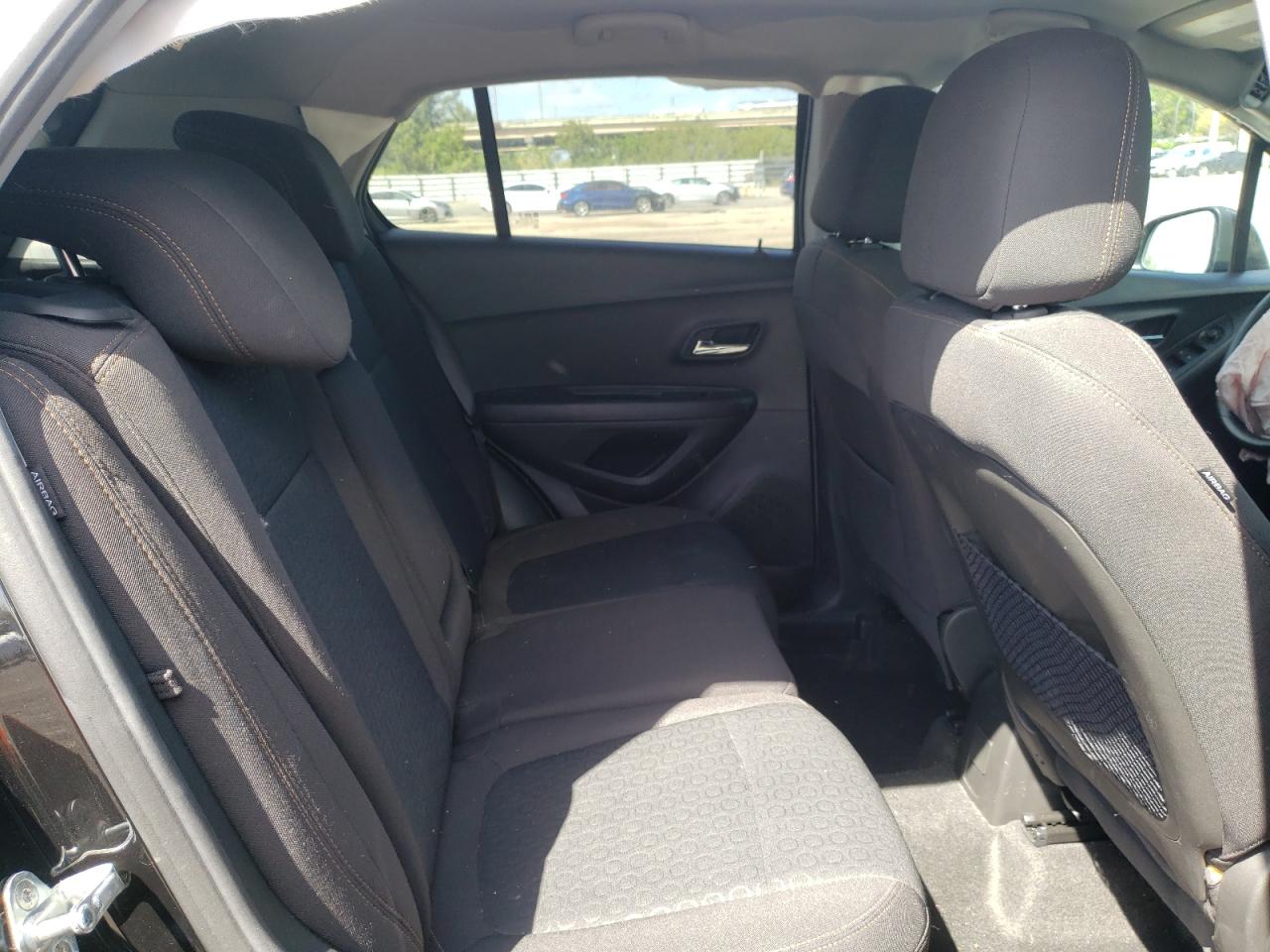 Photo 6 from auction – 2020 CHEVROLET TRAX LS with VIN KL7CJKSB4LB332257