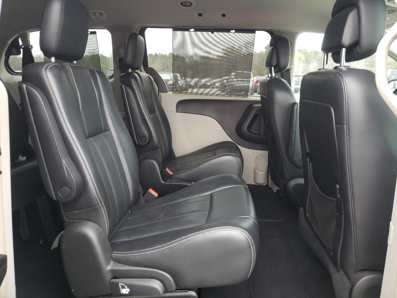 Photo 6 from auction – 2011 CHRYSLER TOWN & COU with VIN 2A4RR8DG9BR659099