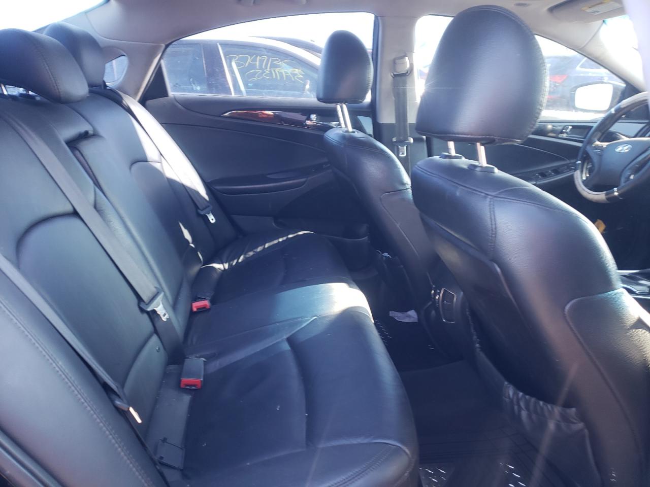 Photo 6 from auction – 2011 HYUNDAI SONATA SE with VIN 5NPEC4AC0BH081472