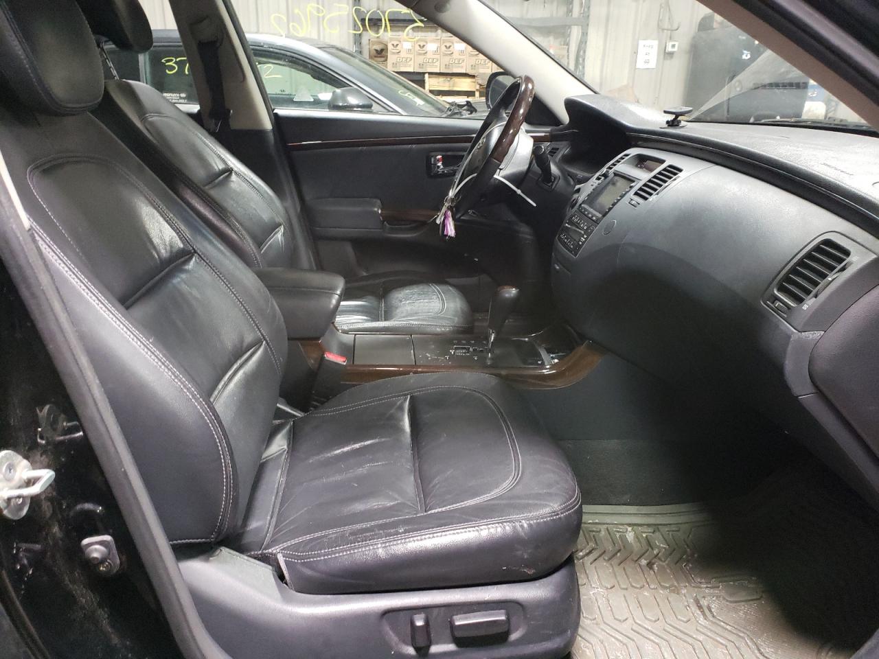 Photo 5 from auction – 2011 HYUNDAI AZERA GLS with VIN KMHFC4DF1BA527061
