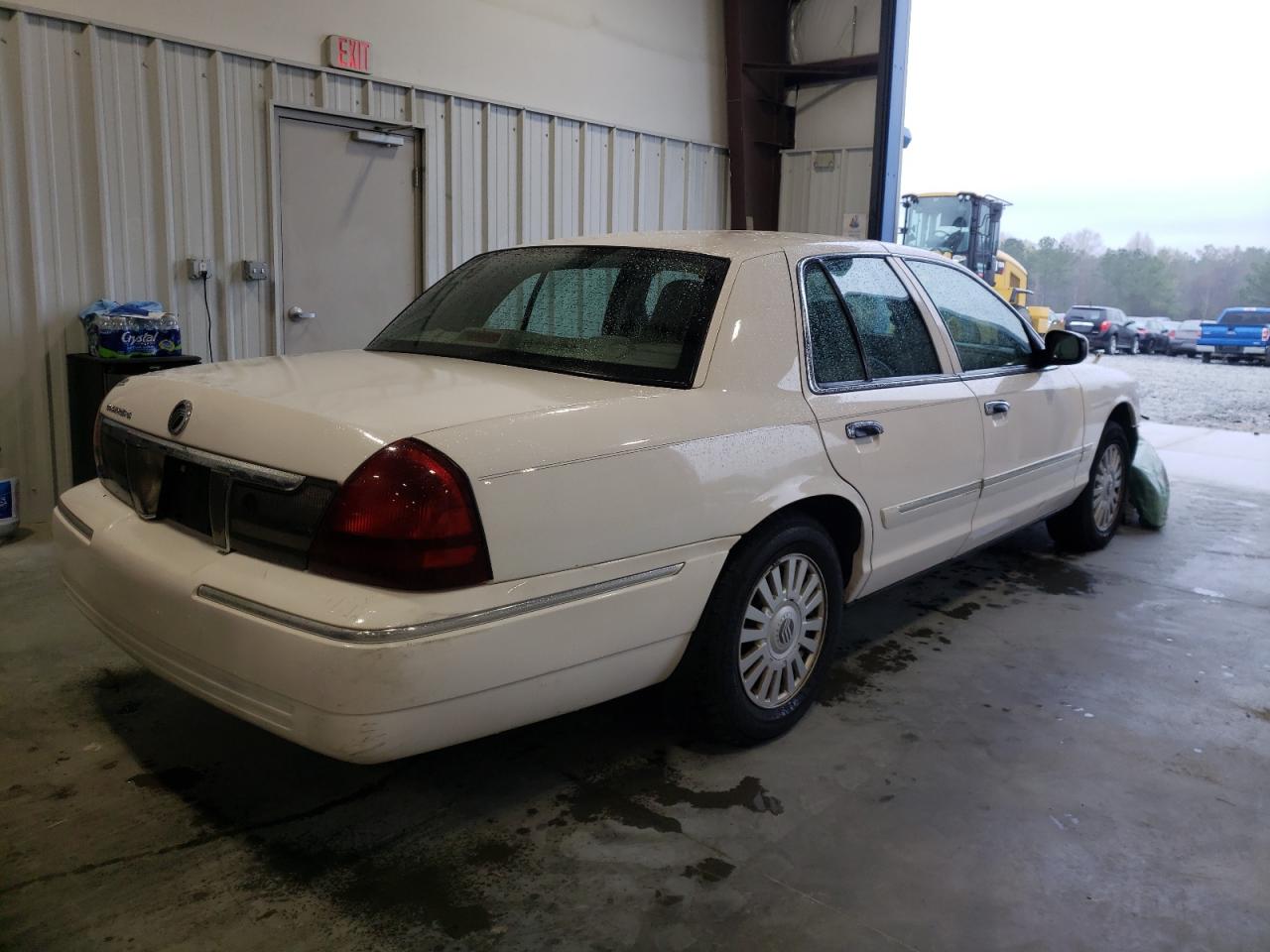 Photo 4 from auction – 2008 MERCURY GRAND MARQ with VIN 2MEFM74V28X616730