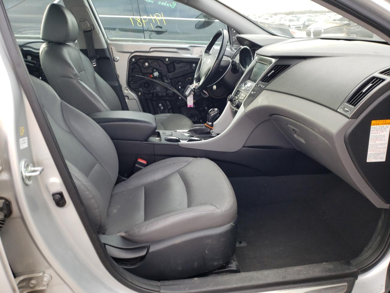 Photo 5 from auction – 2015 HYUNDAI SONATA HYB with VIN KMHEC4A41FA126551